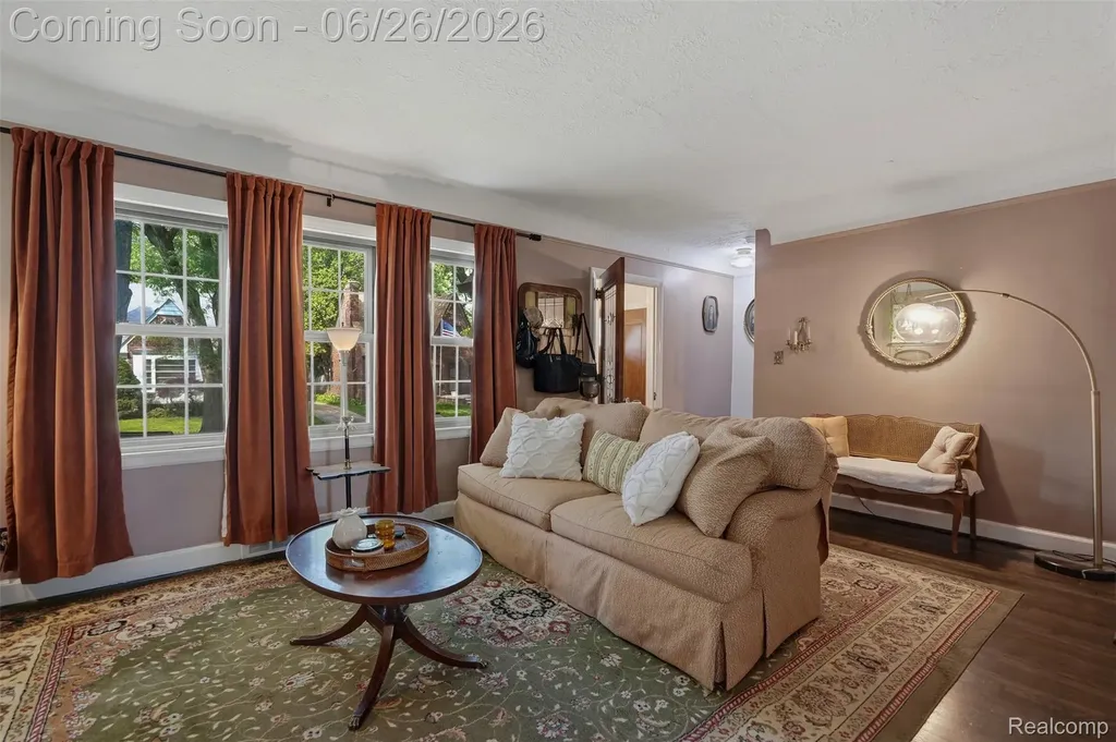 461 Manor Street Grosse Pointe Farms City MI 48236