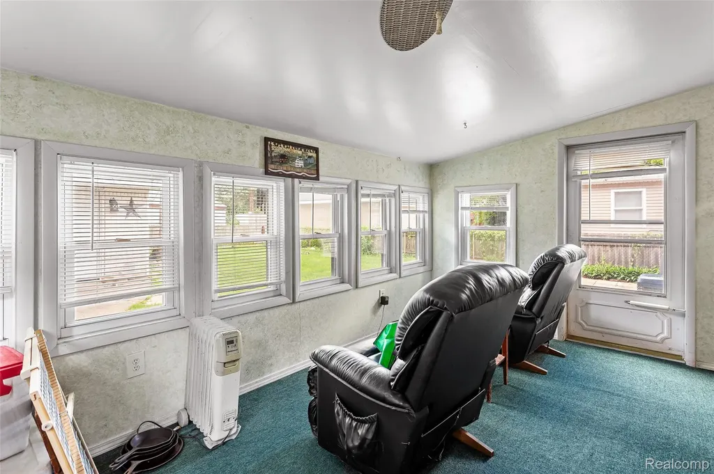 9428 Elm Street Taylor City MI 48180