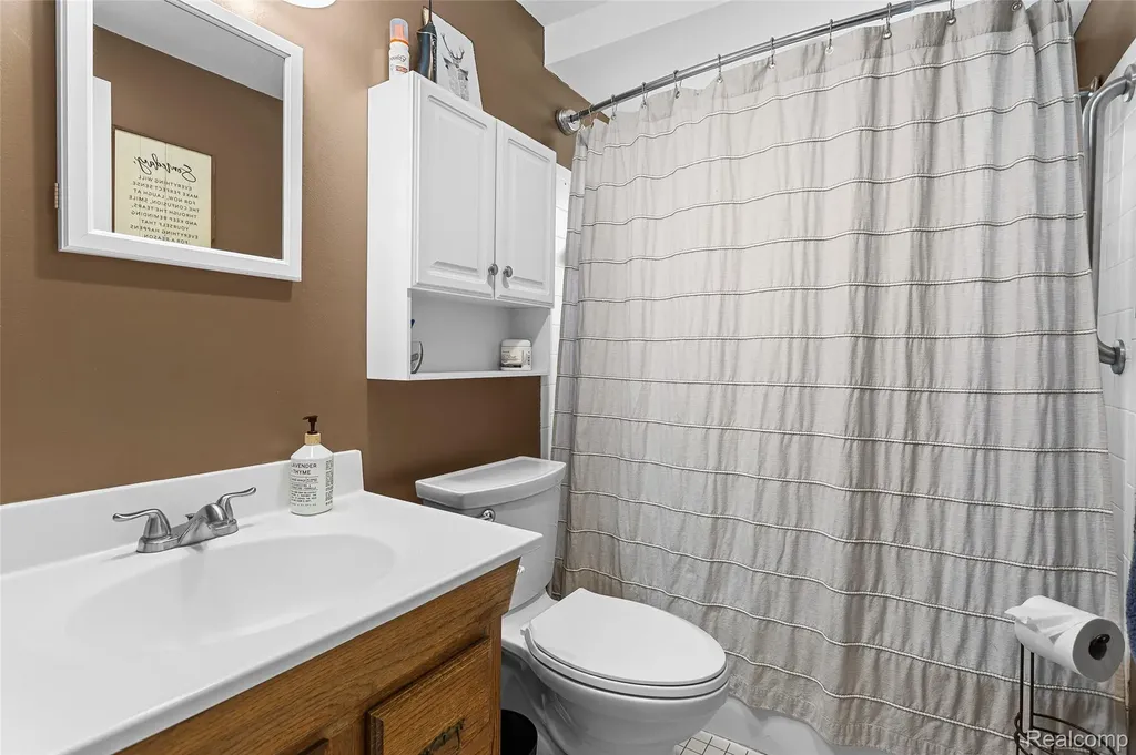 9428 Elm Street Taylor City MI 48180