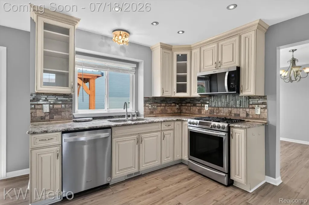 27886 Bluebird Drive Huron Charter Township MI 48134