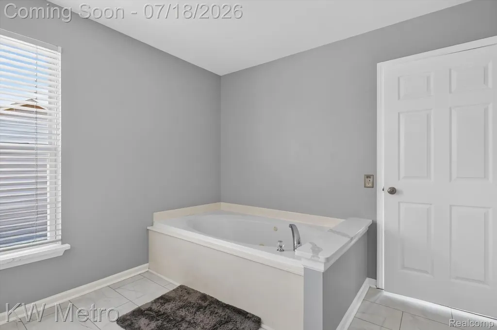 27886 Bluebird Drive Huron Charter Township MI 48134