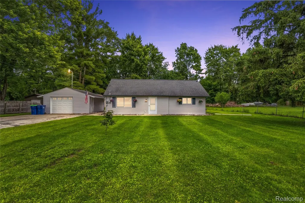 1843 Curtis Road Bridgeport Charter Township MI 48415