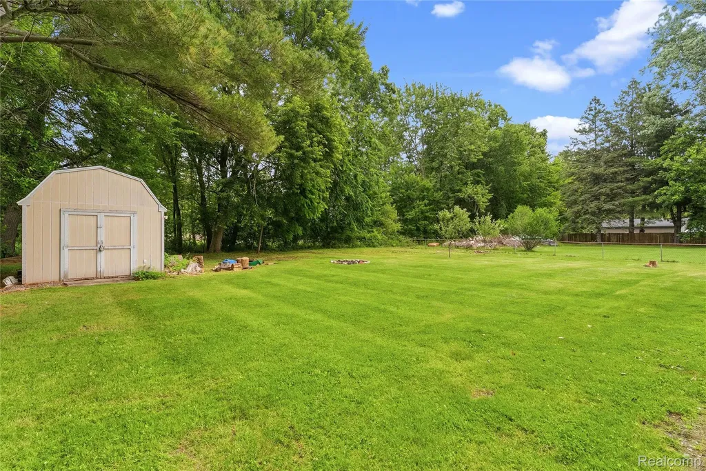 1843 Curtis Road Bridgeport Charter Township MI 48415