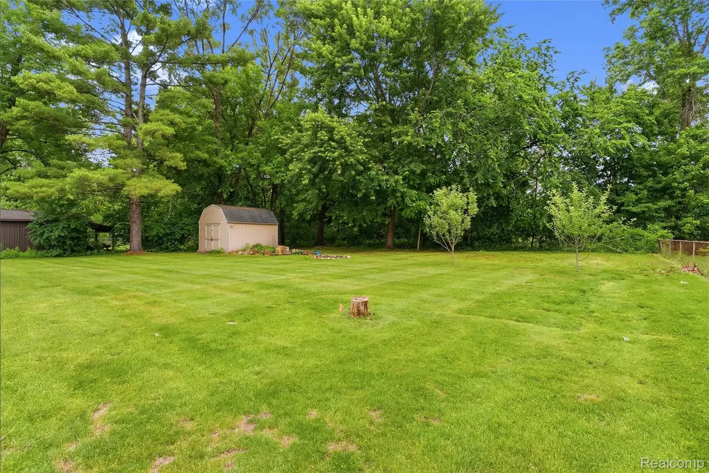 1843 Curtis Road Bridgeport Charter Township MI 48415