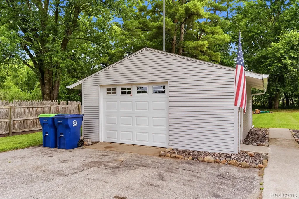 1843 Curtis Road Bridgeport Charter Township MI 48415