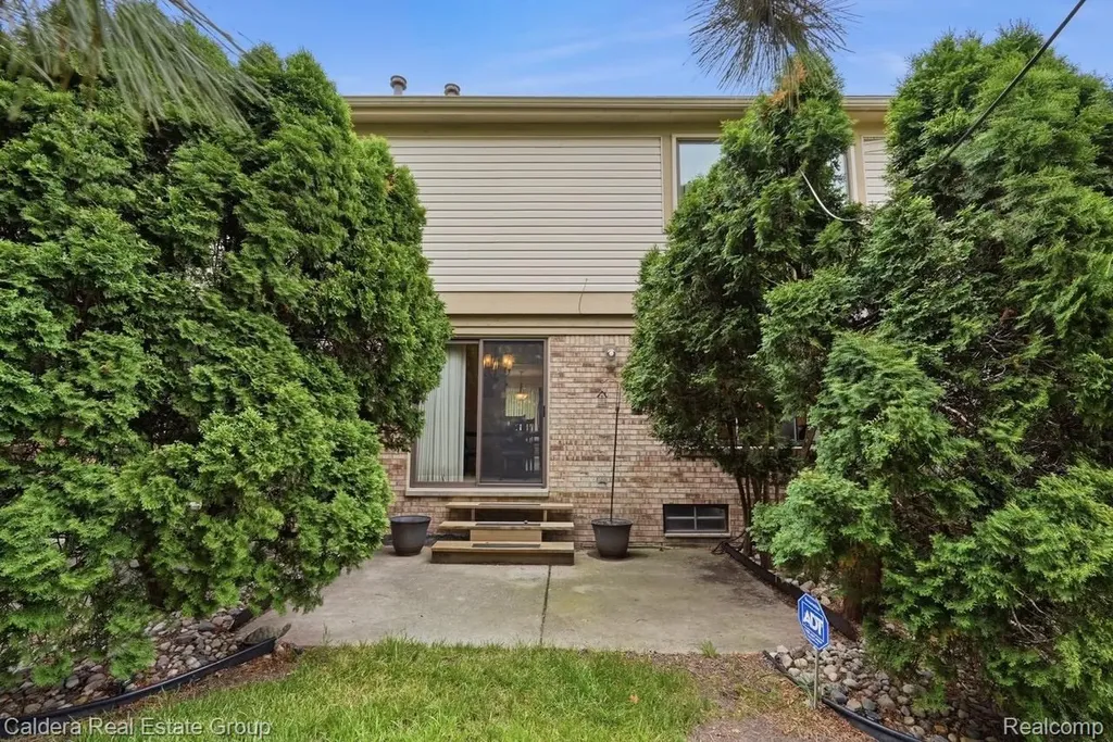 26639 Evergreen Meadows Court Southfield City MI 48076