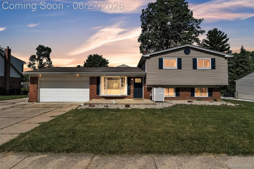 2752 Red Arrow Drive Commerce Charter Township MI 48382