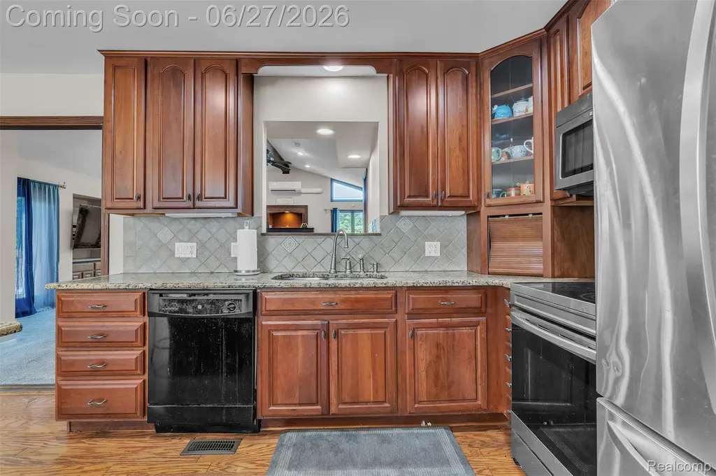 2752 Red Arrow Drive Commerce Charter Township MI 48382