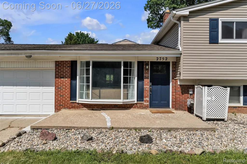 2752 Red Arrow Drive Commerce Charter Township MI 48382