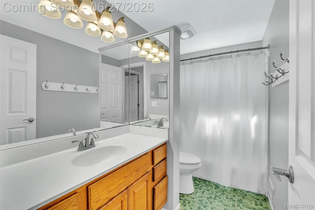 2752 Red Arrow Drive Commerce Charter Township MI 48382