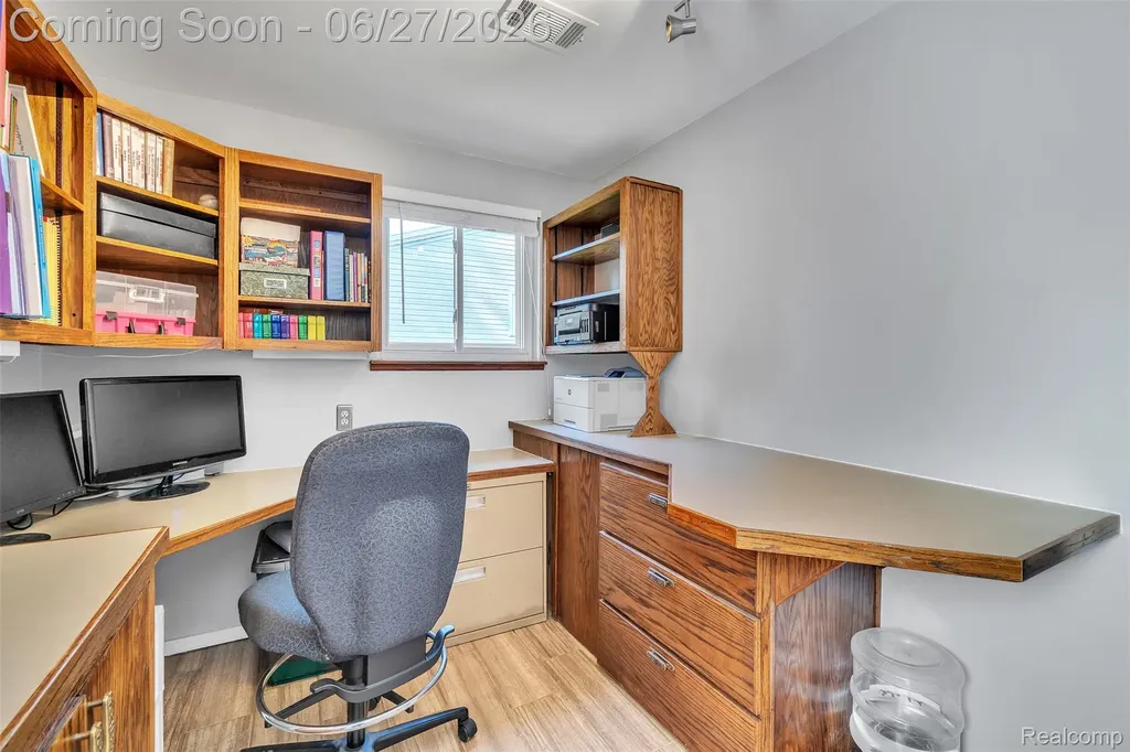 2752 Red Arrow Drive Commerce Charter Township MI 48382