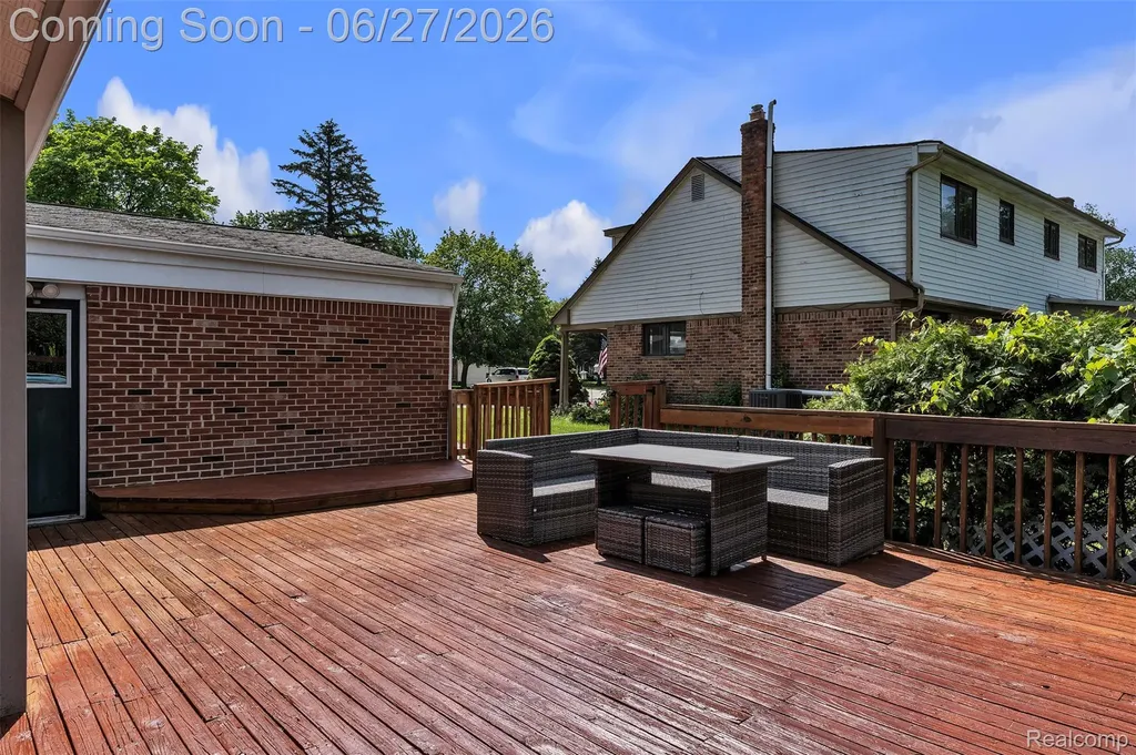 2752 Red Arrow Drive Commerce Charter Township MI 48382