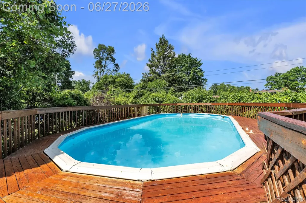 2752 Red Arrow Drive Commerce Charter Township MI 48382