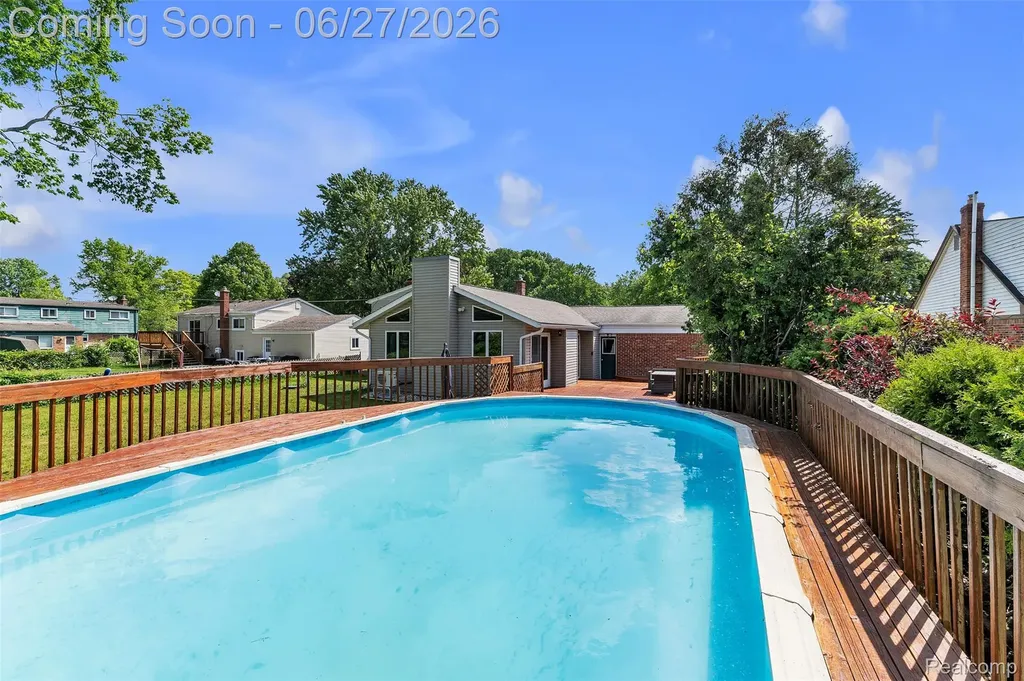 2752 Red Arrow Drive Commerce Charter Township MI 48382