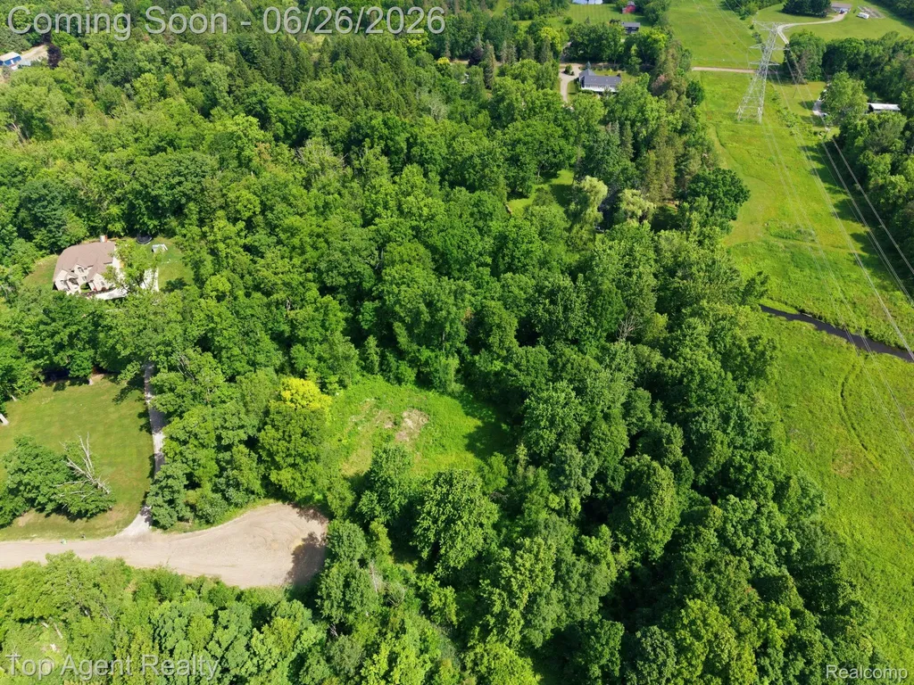 657 Donna Mae Addison Township MI 48367