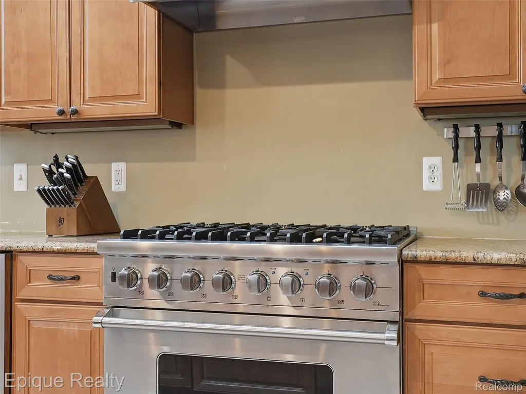 33124 North River Road Harrison Charter Township MI 48045