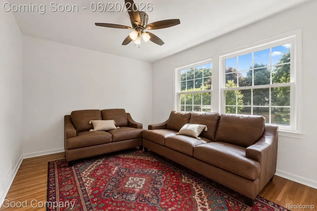 833 Cobblestone Drive Rochester Hills City MI 48309