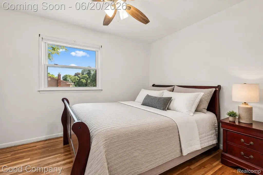 833 Cobblestone Drive Rochester Hills City MI 48309
