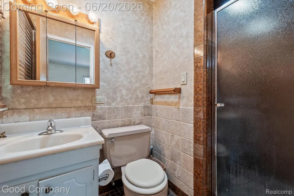 833 Cobblestone Drive Rochester Hills City MI 48309