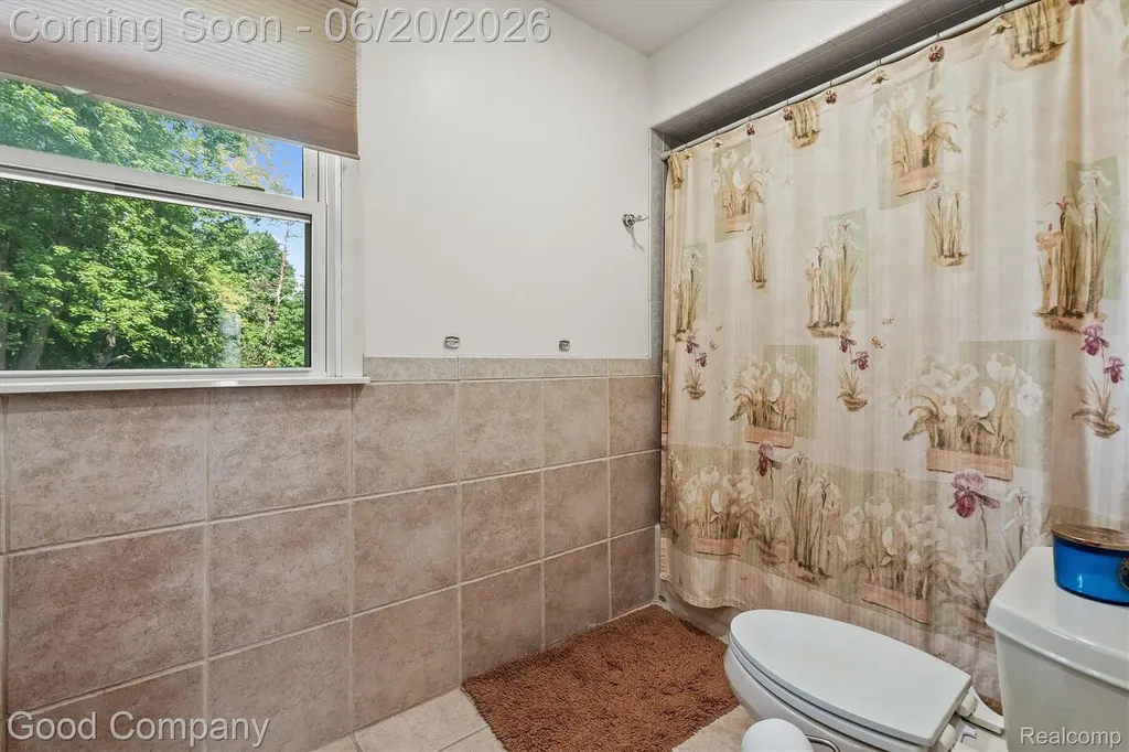 833 Cobblestone Drive Rochester Hills City MI 48309