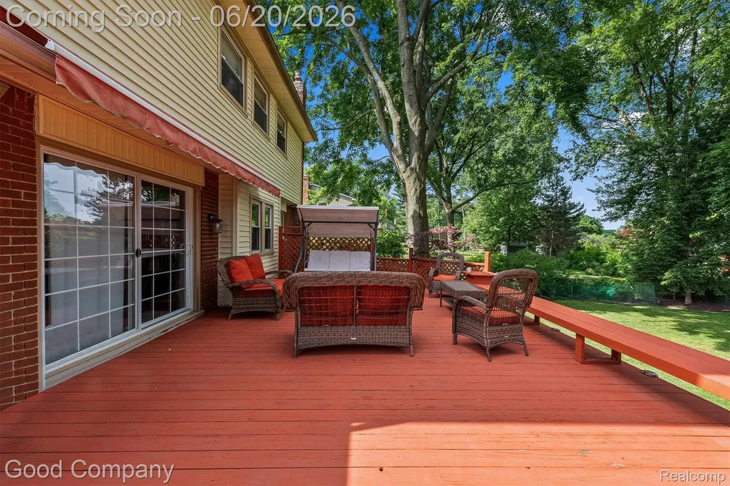 833 Cobblestone Drive Rochester Hills City MI 48309