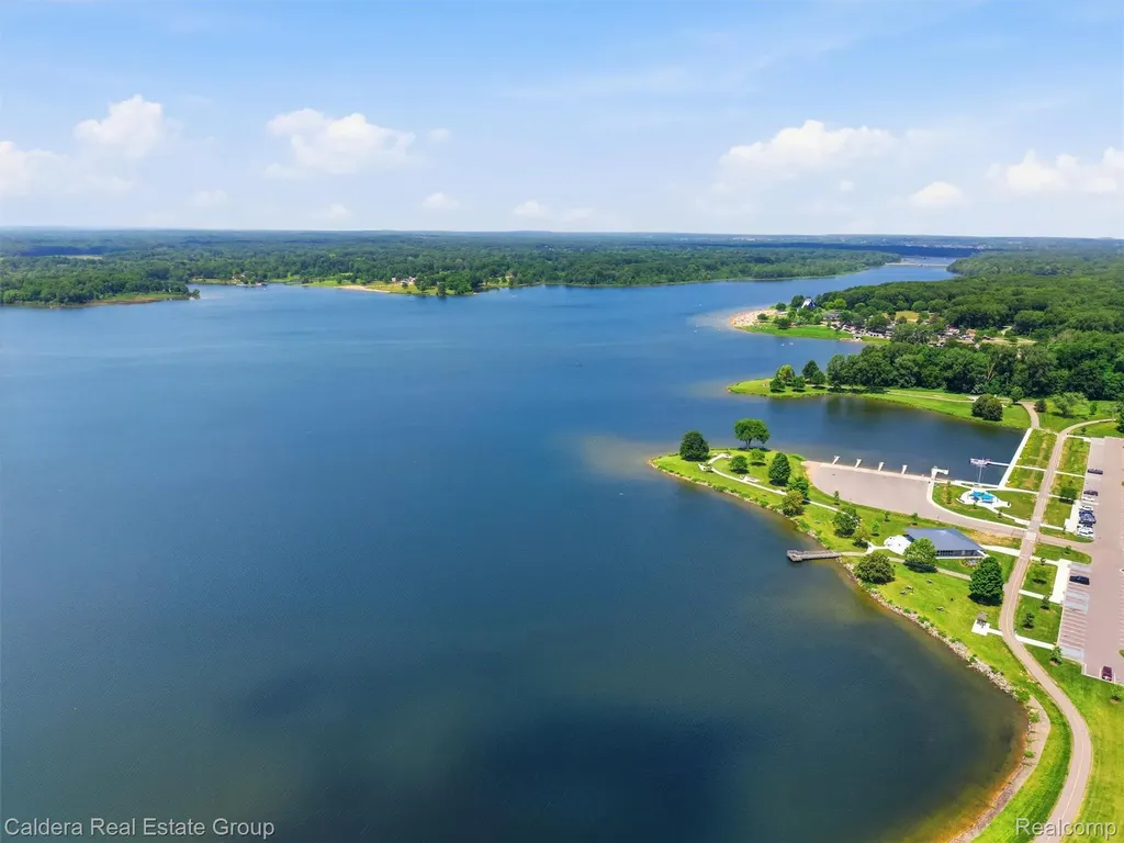 56015 Parkview Drive Shelby Charter Township MI 48316