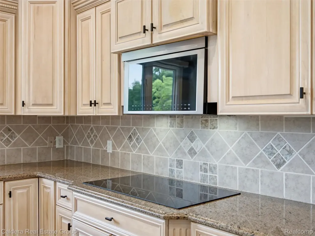 56015 Parkview Drive Shelby Charter Township MI 48316