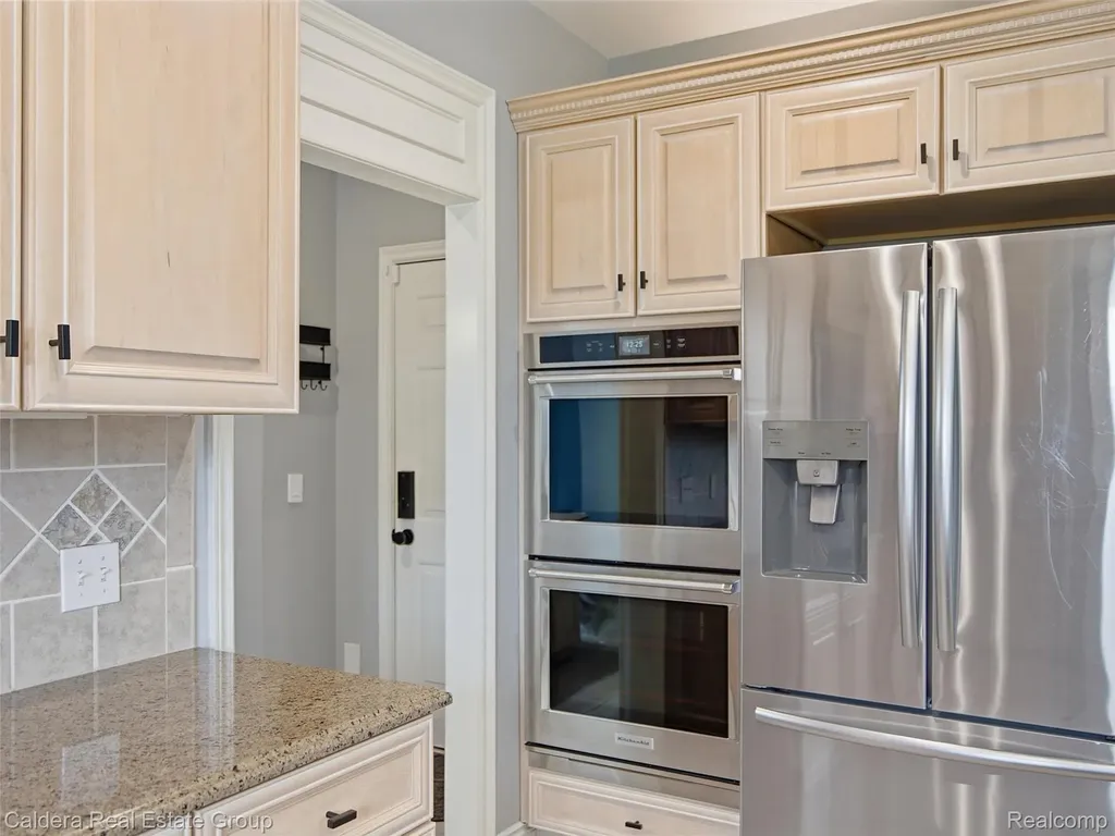 56015 Parkview Drive Shelby Charter Township MI 48316