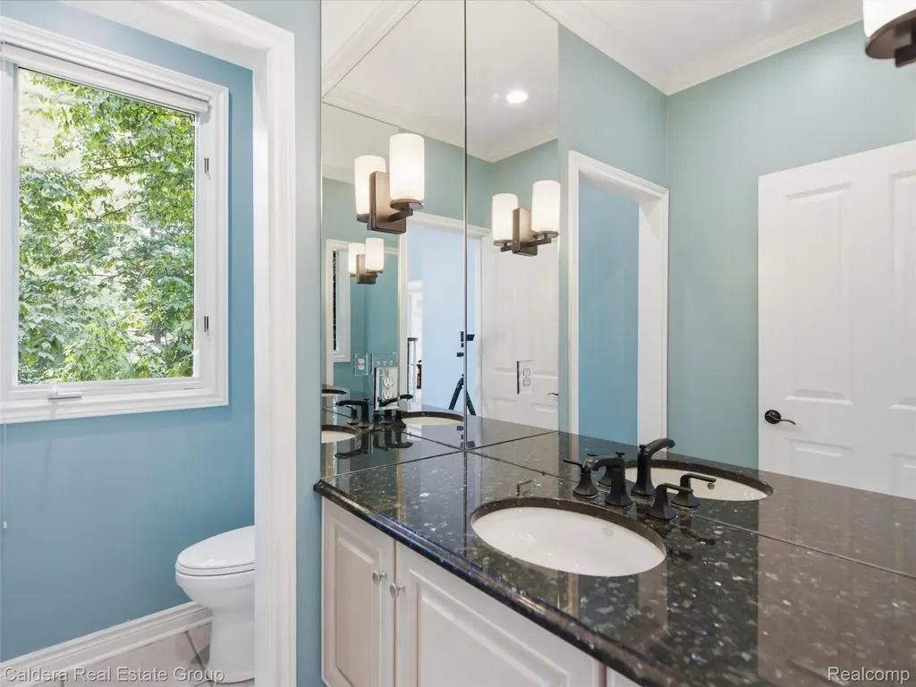 56015 Parkview Drive Shelby Charter Township MI 48316