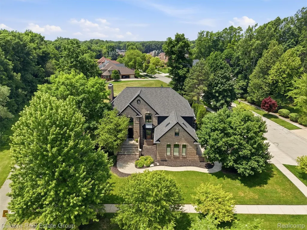 56015 Parkview Drive Shelby Charter Township MI 48316