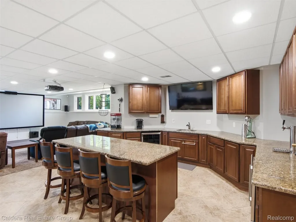 56015 Parkview Drive Shelby Charter Township MI 48316