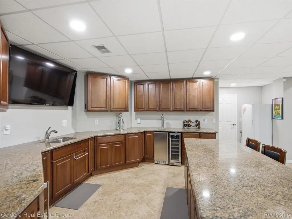 56015 Parkview Drive Shelby Charter Township MI 48316