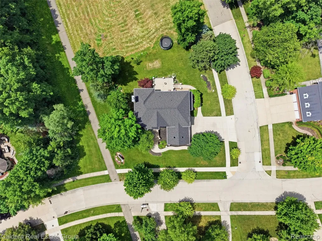 56015 Parkview Drive Shelby Charter Township MI 48316