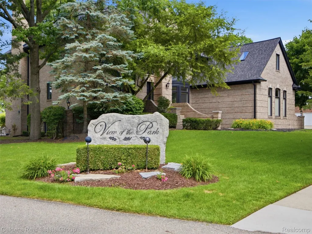 56015 Parkview Drive Shelby Charter Township MI 48316