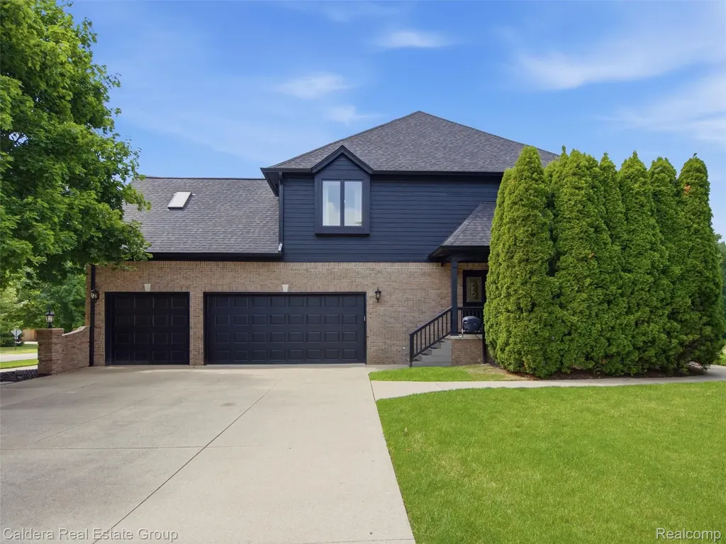 56015 Parkview Drive Shelby Charter Township MI 48316