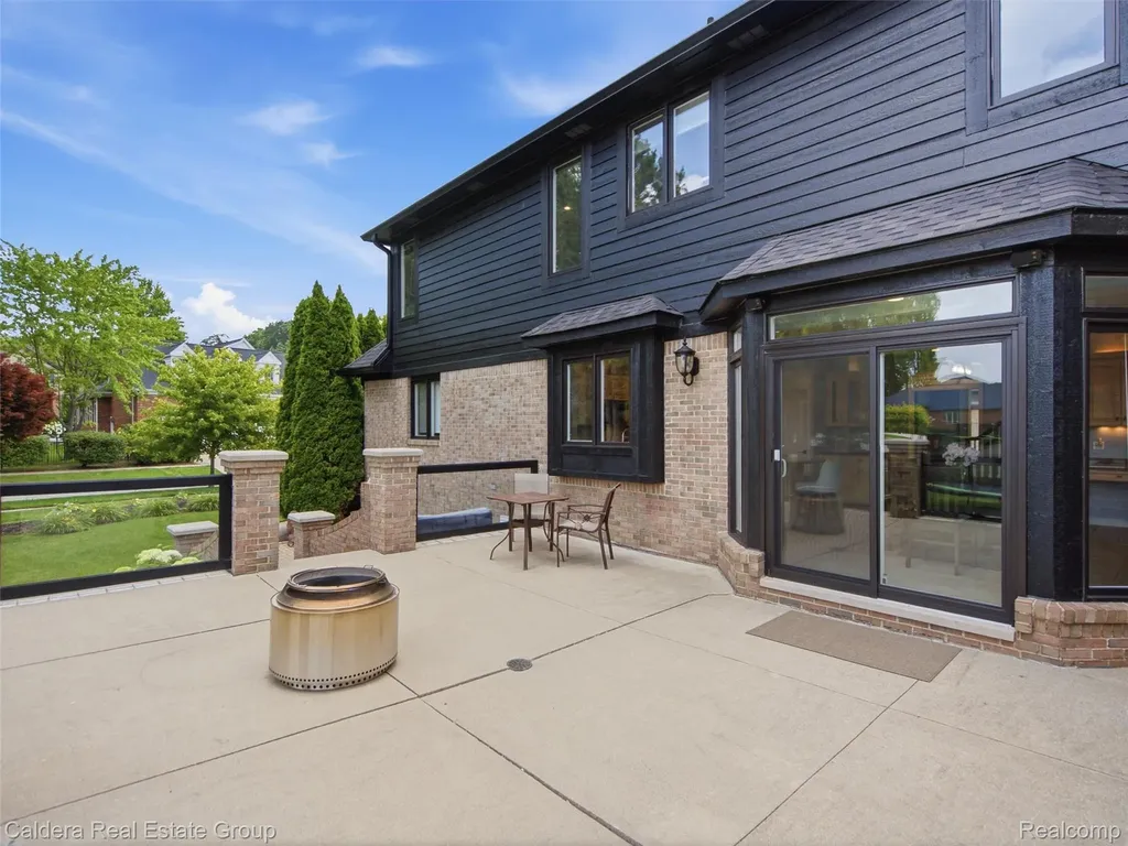 56015 Parkview Drive Shelby Charter Township MI 48316