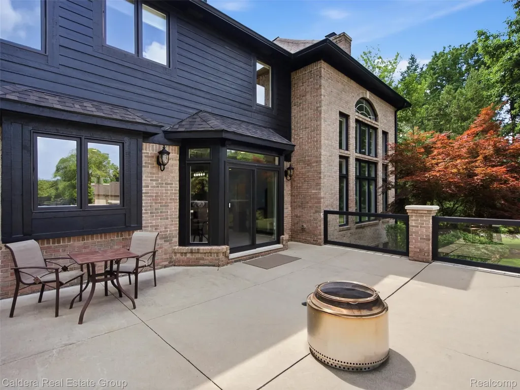 56015 Parkview Drive Shelby Charter Township MI 48316