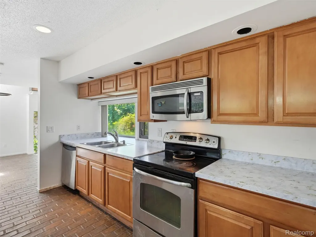 4554 Mystic Hills Circle Brighton Township MI 48380