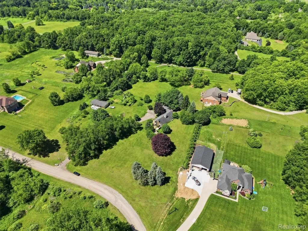 4554 Mystic Hills Circle Brighton Township MI 48380
