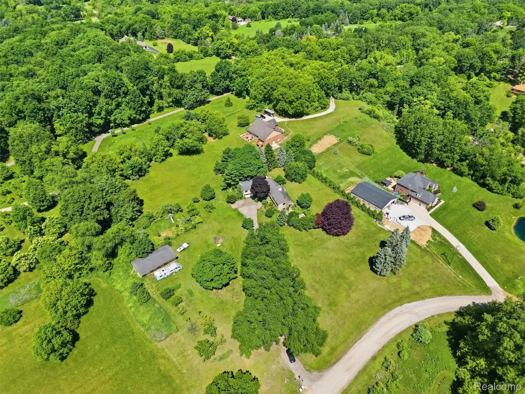 4554 Mystic Hills Circle Brighton Township MI 48380