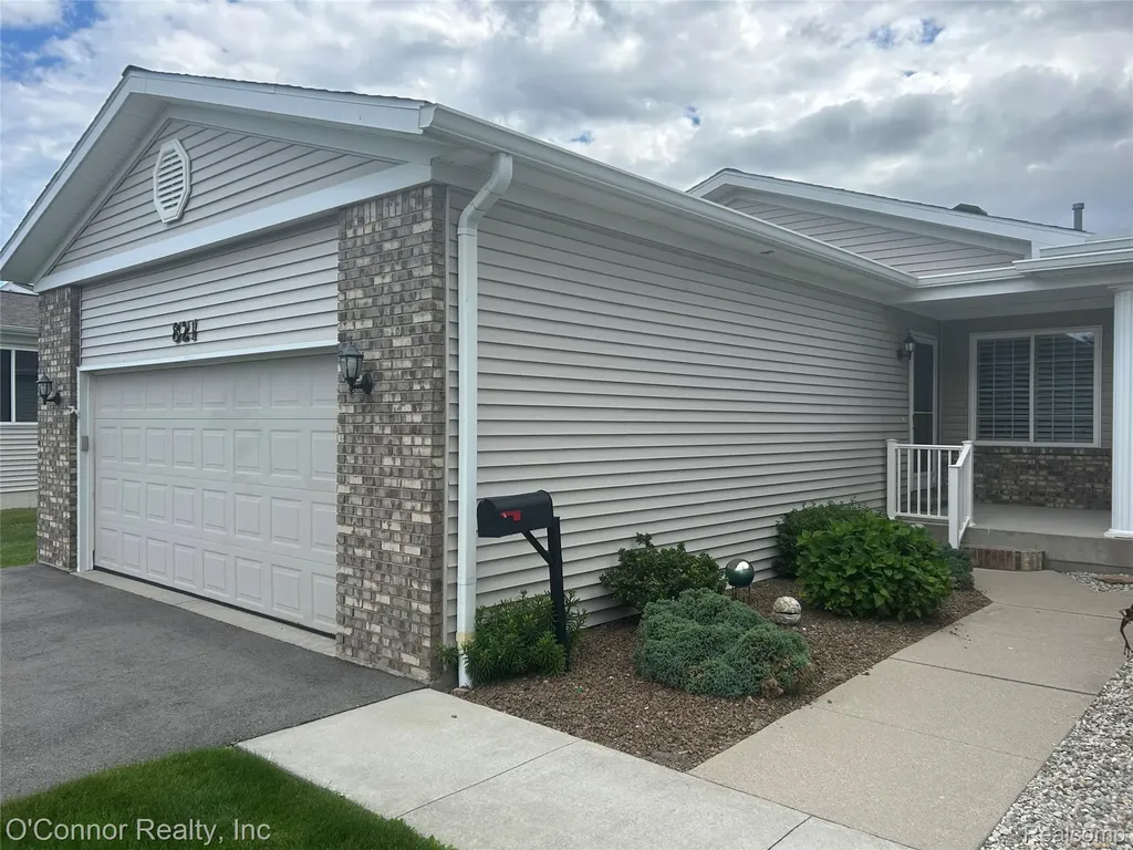 821 Crystal Lane Marysville City MI 48040