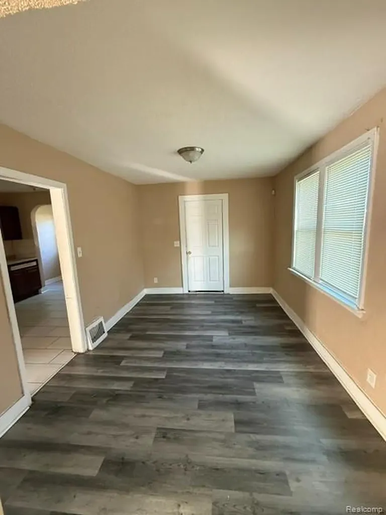 14975 Stansbury Street Detroit City MI 48227