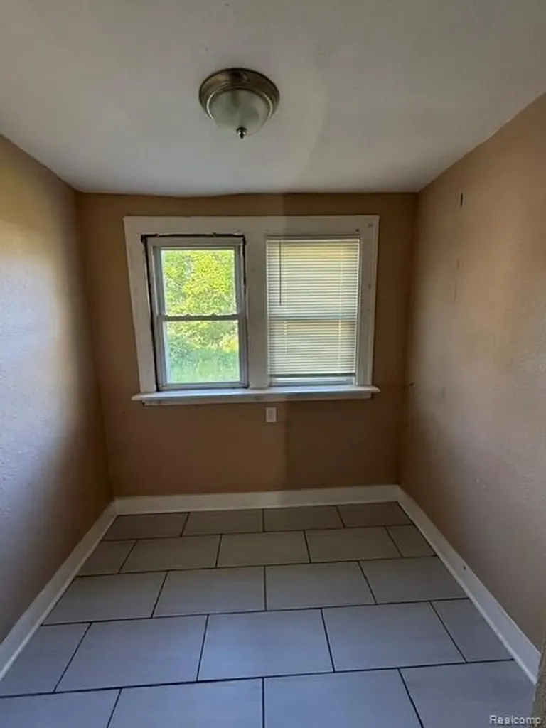 14975 Stansbury Street Detroit City MI 48227