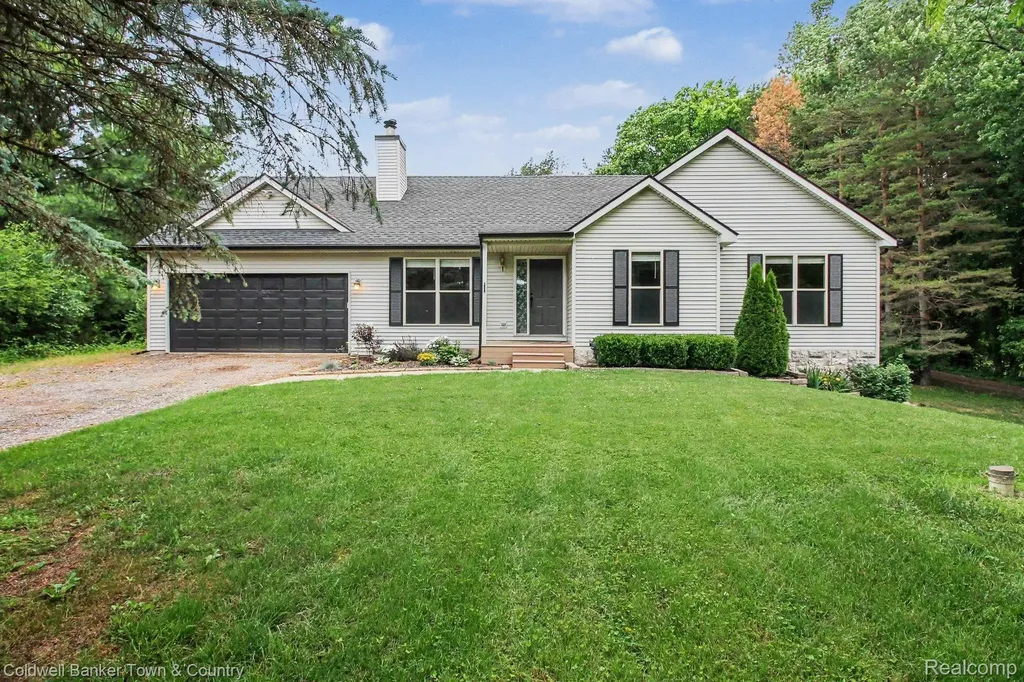 332 Triangle Lake Road Marion Township MI 48843