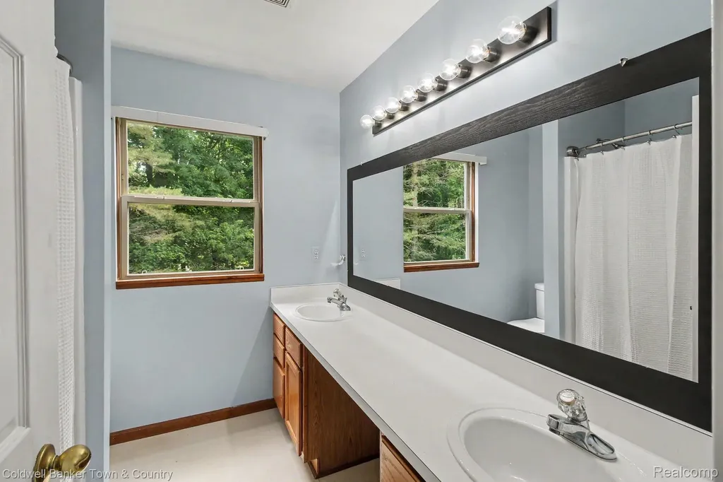 332 Triangle Lake Road Marion Township MI 48843