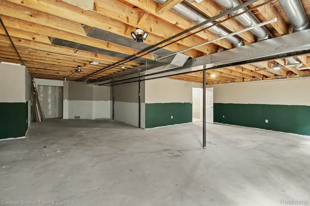 332 Triangle Lake Road Marion Township MI 48843