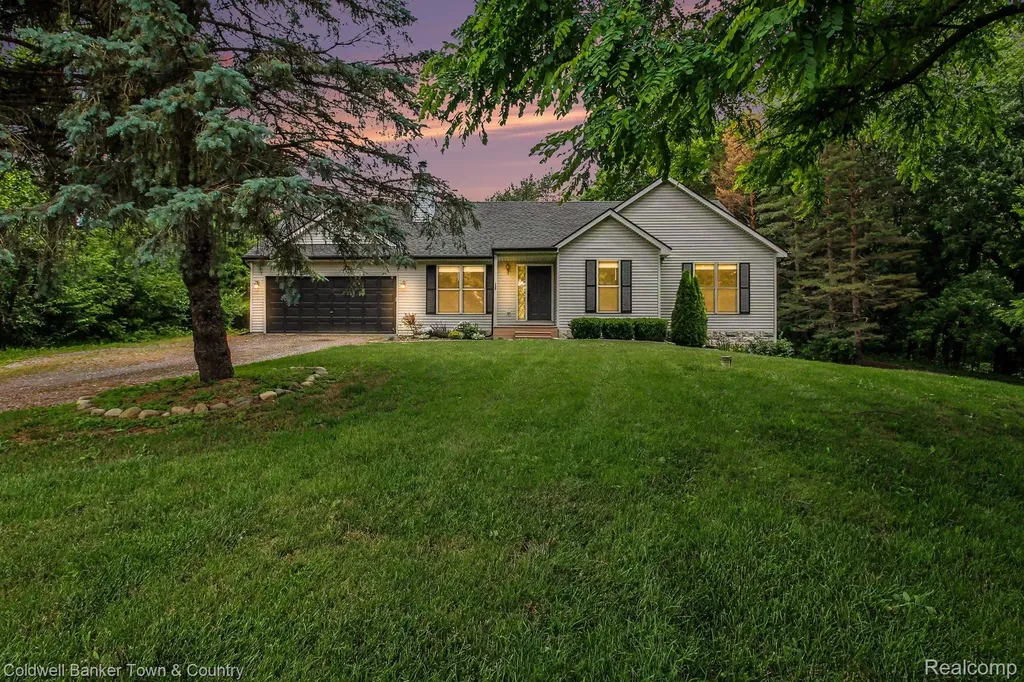 332 Triangle Lake Road Marion Township MI 48843