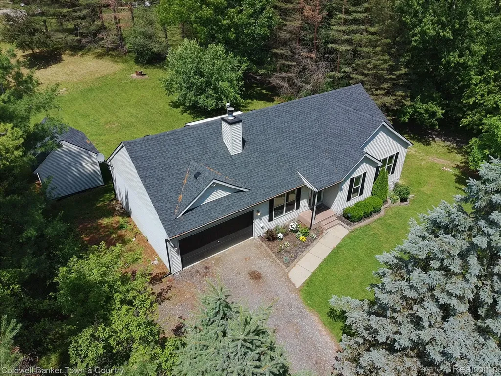 332 Triangle Lake Road Marion Township MI 48843