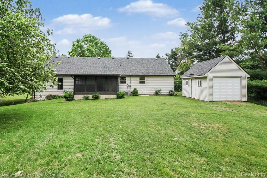 332 Triangle Lake Road Marion Township MI 48843