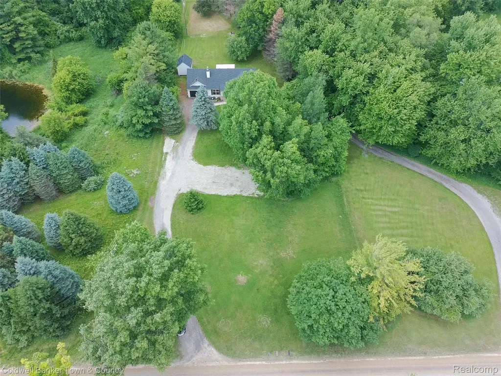 332 Triangle Lake Road Marion Township MI 48843